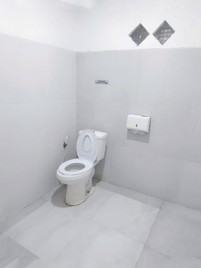 Homestay Omah Putih Бантул Екстериор снимка