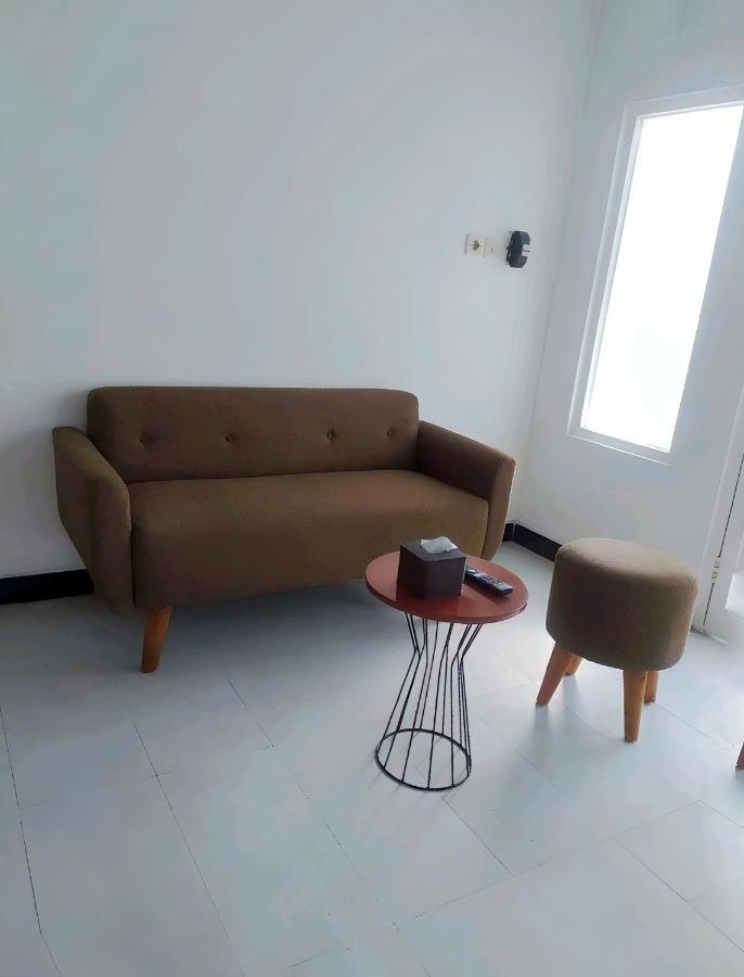 Homestay Omah Putih Бантул Екстериор снимка