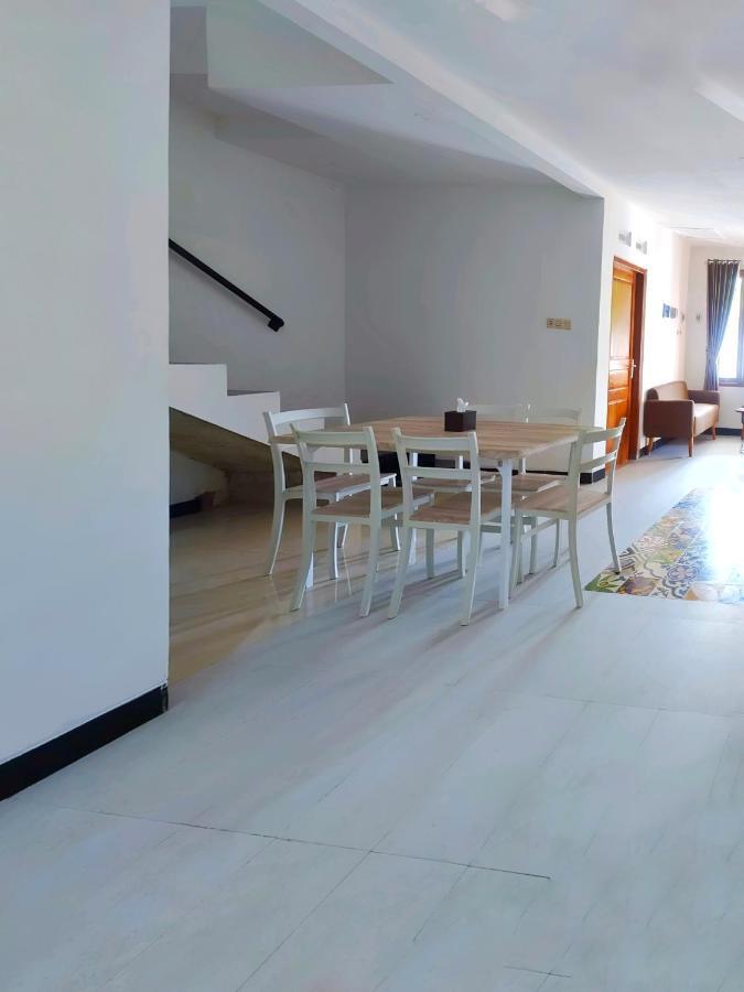 Homestay Omah Putih Бантул Екстериор снимка